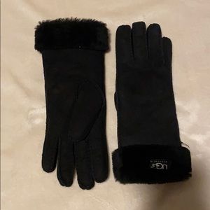 NWT Black Ugg winter gloves